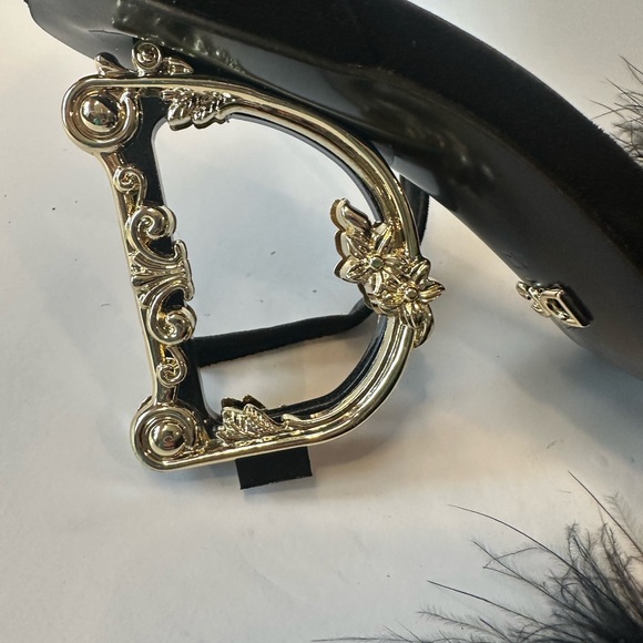 Fashion design 
Barocco-Heel Feather Ankle-Strap Sandals - Picture 7 of 13